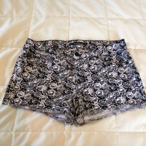 Lovesick Short size 5
